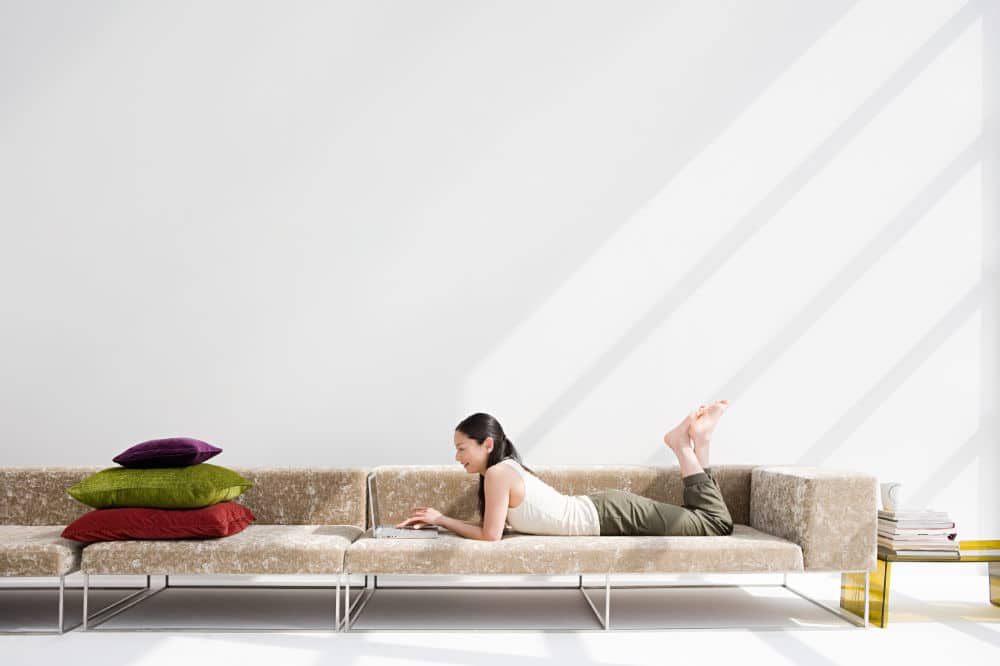 8 Meo Phong Thuy Sofa Phong Khach